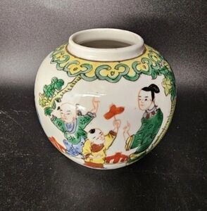 Vintage‎ hand painted famille vert ginger jar